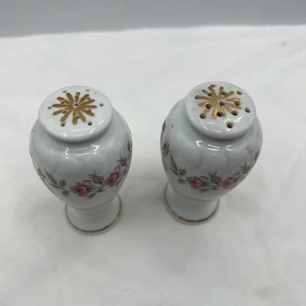 Japan Swirl China Pattern Vanity Salt and Pepper shakers